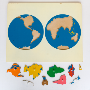 MONTESSORI-PUZZLE-MAP-OF-CONTINENTS-WORLD-MAP