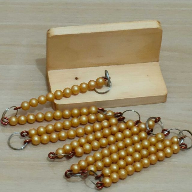 MONTESSORI CHAIN OF HUNDRED