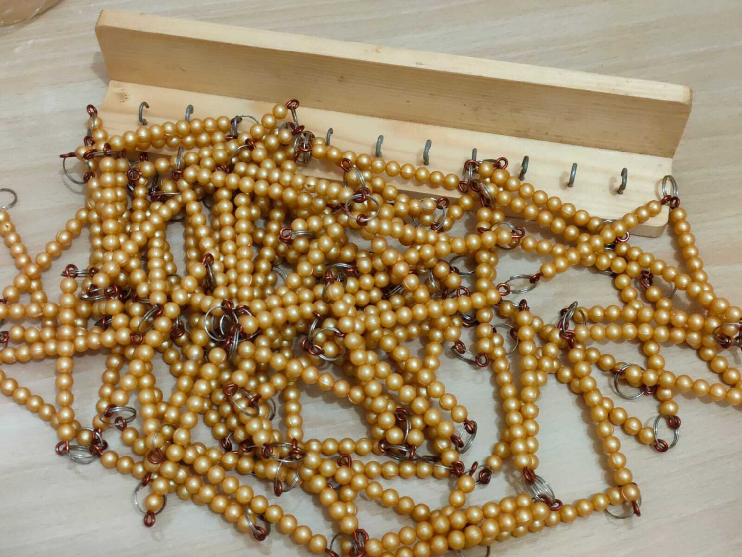 MONTESSORI CHAIN OF HUNDRED & CHAIN OF THOUSANDS – 100 (BEAD SIZE – 8MM) + 1000 BEADS
